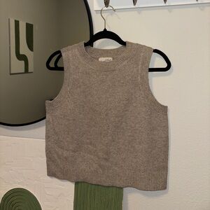 Universal Thread Neutral Taupe Knit Sleeveless Sweater Vest